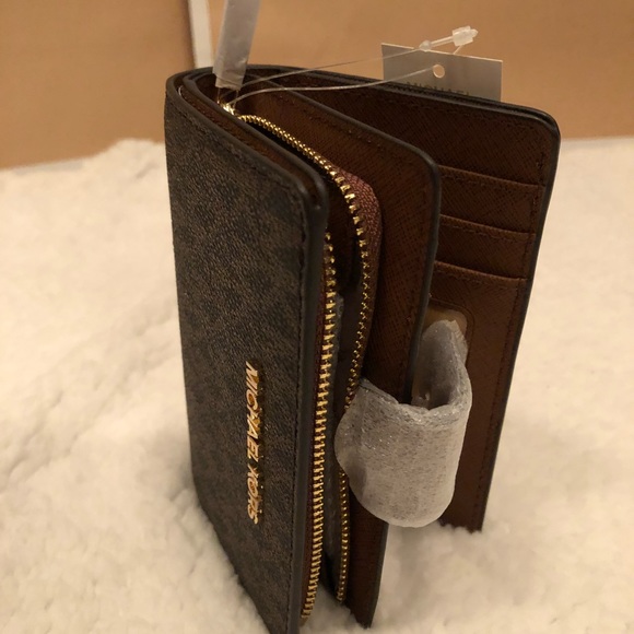 MK Ladies Wallet - Picture 4 of 4